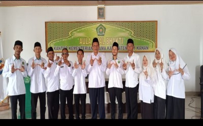 Dua Pegawai MTsN 2 Way Kanan Ikuti Penandatanganan Perjanjian PPPK Paruh Waktu