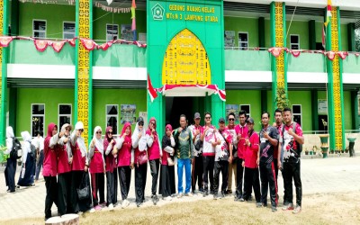 Semarak HUT ke-81 RI, MTsN 2 Way Kanan Ramaikan Ajang Silaturahmi Guru di MTsN 3 Lampung Utara